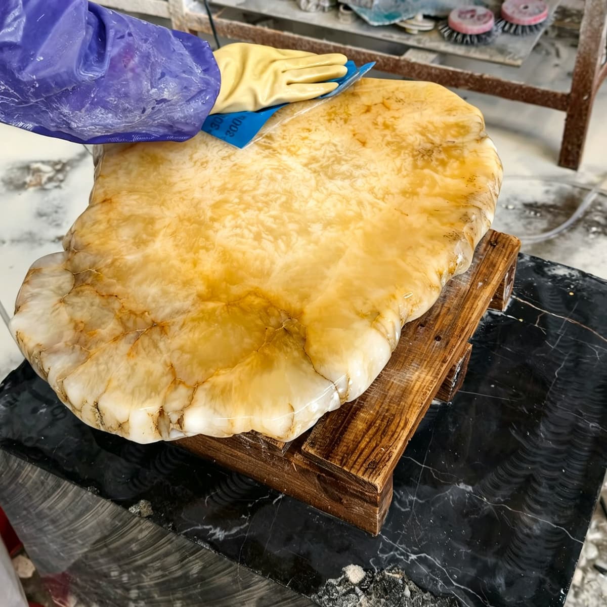 White Onyx Coffee Table polish White Onyx Coffee Table polish