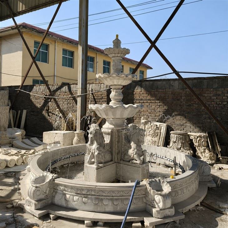 white-marble-horse-fountain
